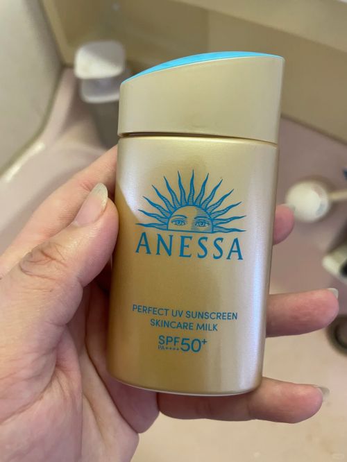 行榜盘点口碑爆棚的公认效果佳值得入ag旗舰厅注册什么牌子防晒霜好用排(图4)